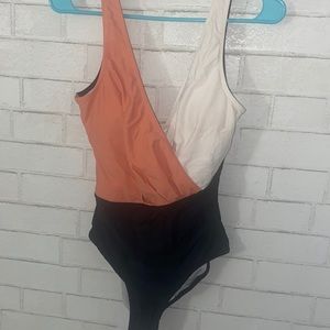 CUPSHE brand size M one piece color block swimsuit